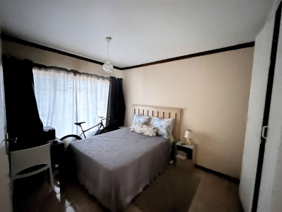 2 Bedroom Property for Sale in Langenhovenpark Free State